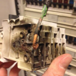 Termografering kan forebygge at dette her sker, altså der går ild i en eltavle.